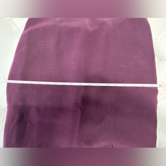 Women’s super soft Silk pencil skirt with slit - Picture 5 of 5